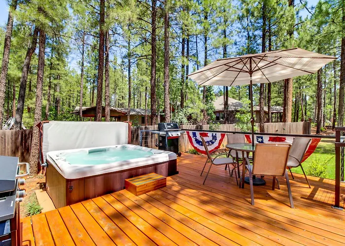 Deck, Fire Pit, Hot Tub! Pinetop Family *