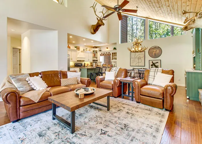 Holiday home Deck, Fire Pit, Hot Tub! Pinetop Family *