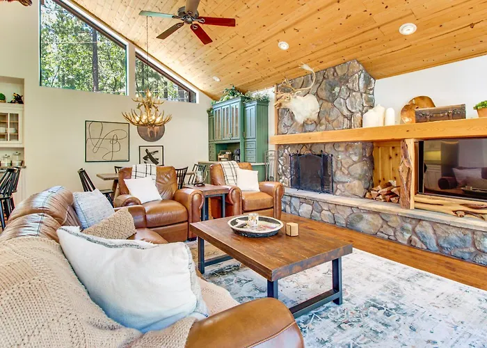 Holiday home Deck, Fire Pit, Hot Tub! Pinetop Family *