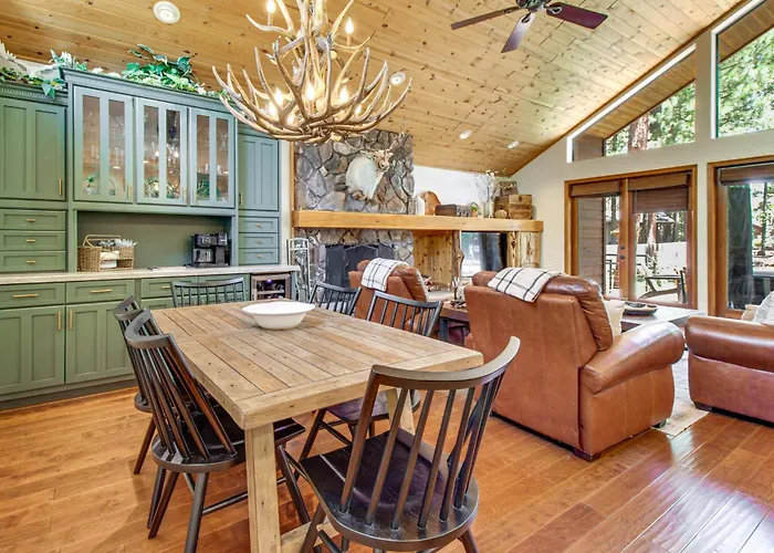 Deck, Fire Pit, Hot Tub! Pinetop Family