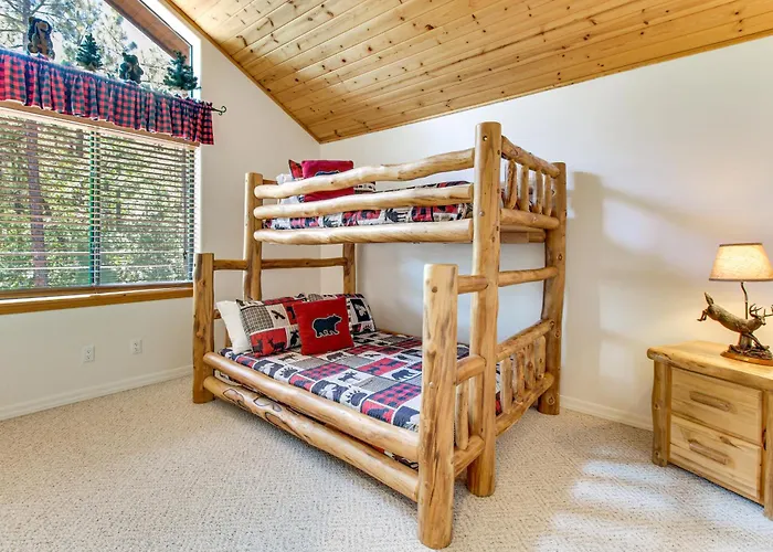 Deck, Fire Pit, Hot Tub! Pinetop Family Holiday home Indian Pine