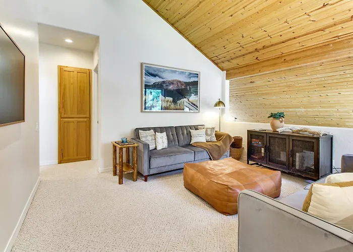 Deck, Fire Pit, Hot Tub! Pinetop Family Holiday home Indian Pine