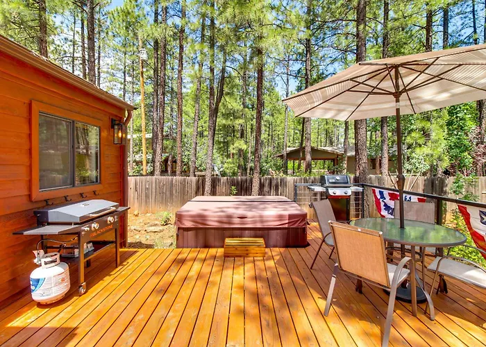 Deck, Fire Pit, Hot Tub! Pinetop Family Holiday home